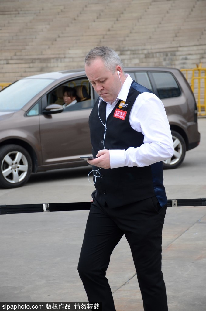 波尔多俱乐部球迷纷纷前往球场观战的简单介绍