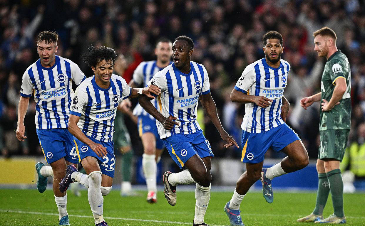 开云体育平台APP-包含战术配合精妙绝伦，球队表现抢眼的词条