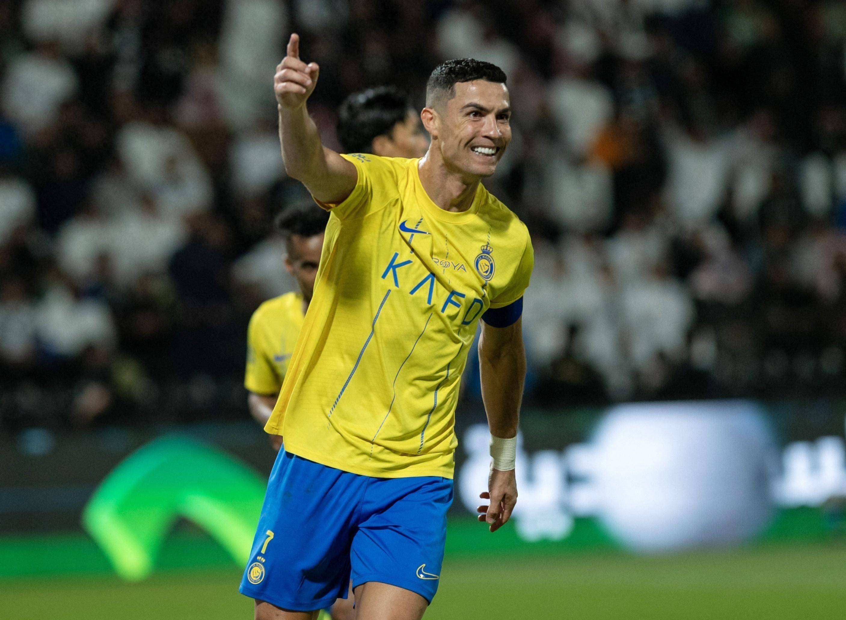 包含球员风采尽显的欧洲足球赛事威力十足的词条