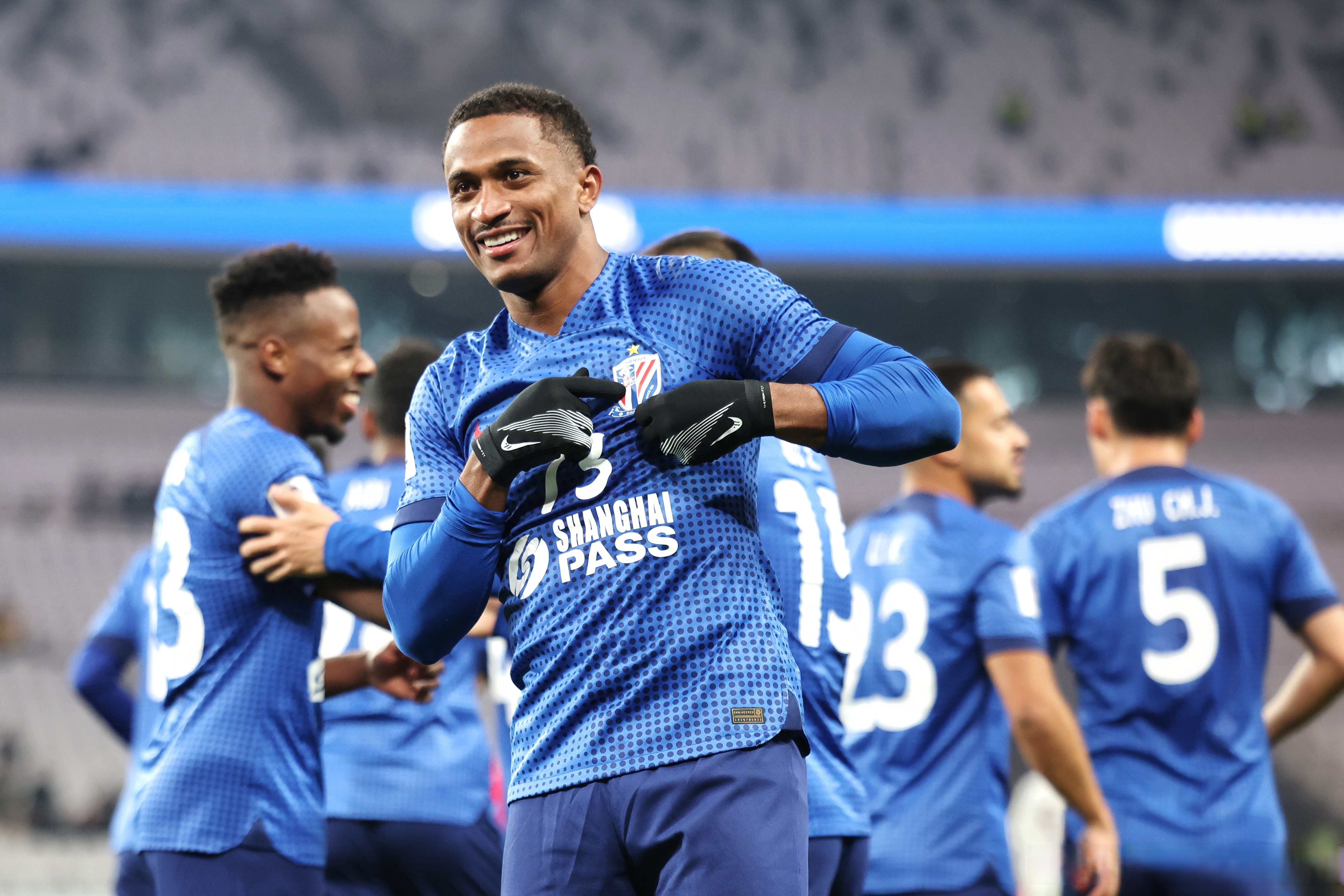 上海绿地申花在客场取得胜利