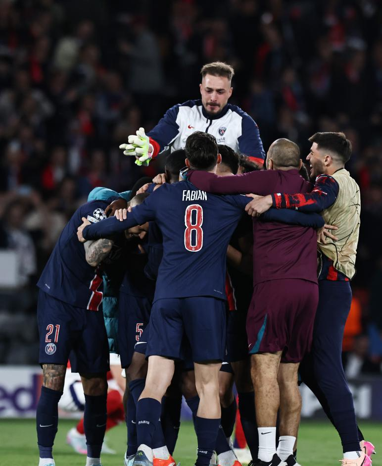 瓦伦西亚客场惊险逆转，晋级巴黎圣日耳曼淘汰的简单介绍