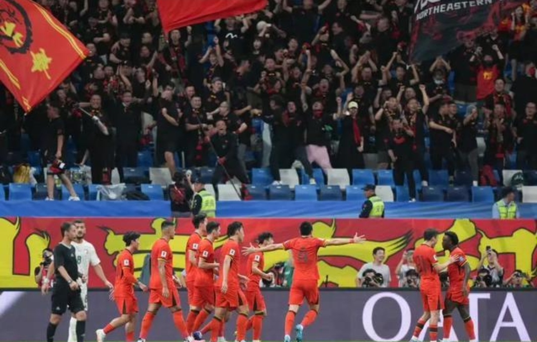 开云体育官网-中国足球职业联赛的舞台上燃烧着热血与梦想