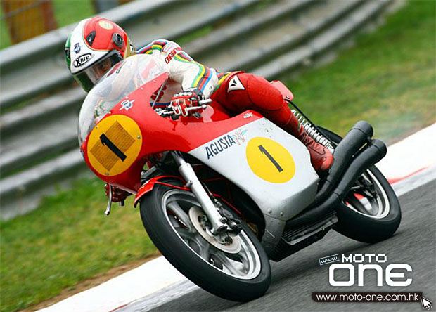 开云体育中国-包含意大利队凭借团结，雄霸赛场的词条