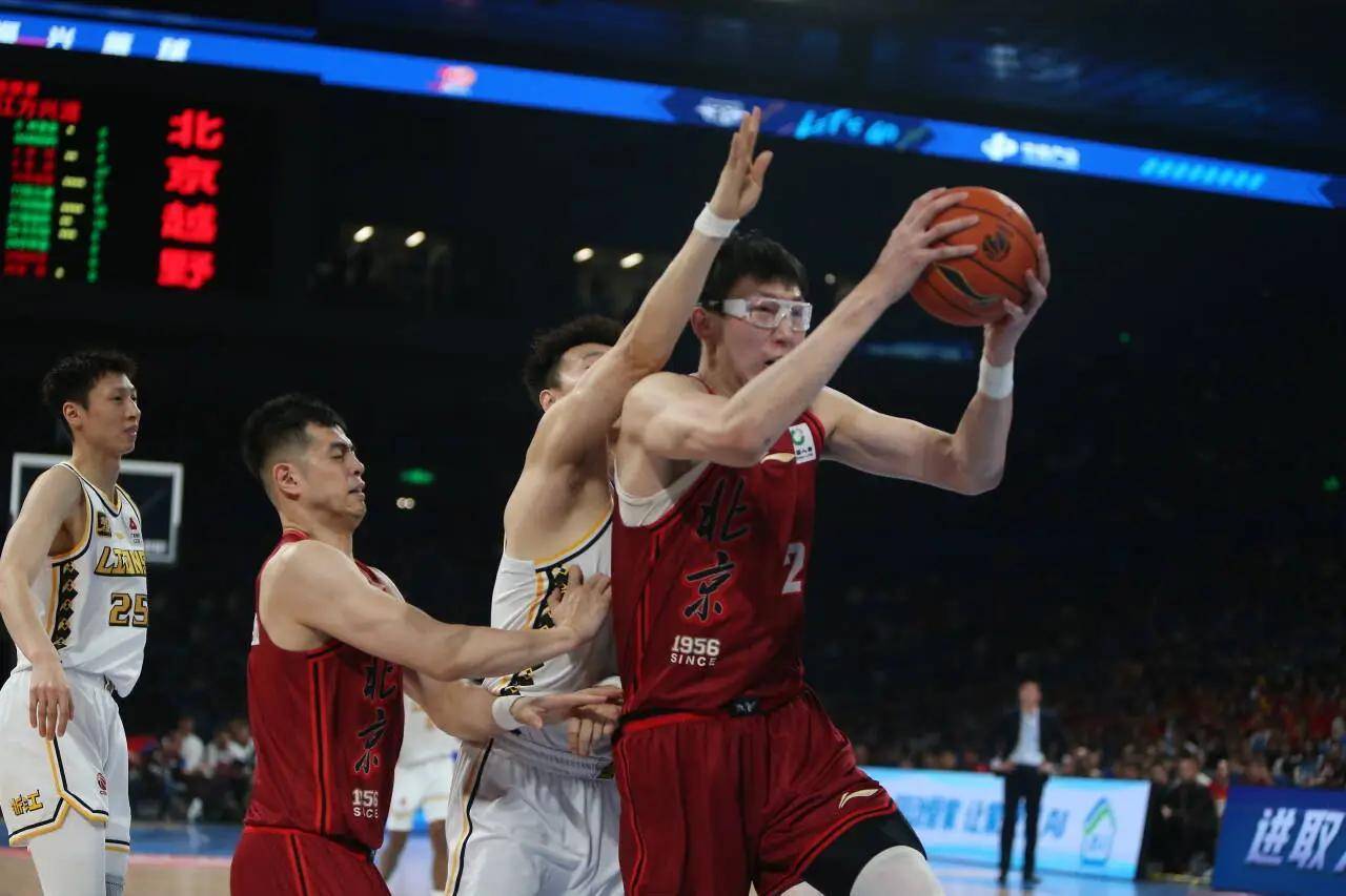 体坛早报：篮球男团悬念再现冠军出炉的简单介绍