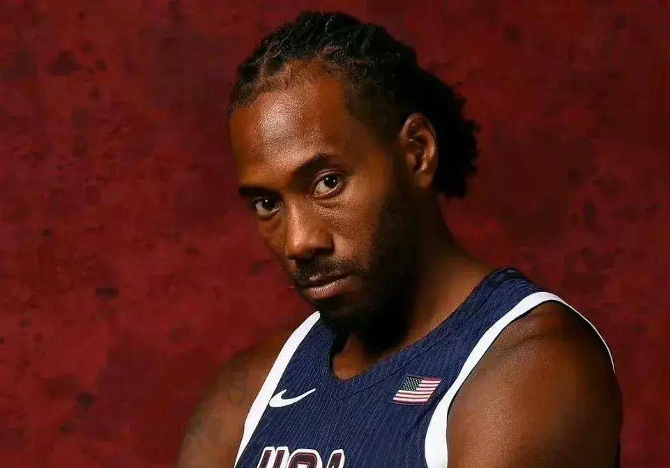 美国男篮队长莱昂纳德表现抢眼，成为焦点