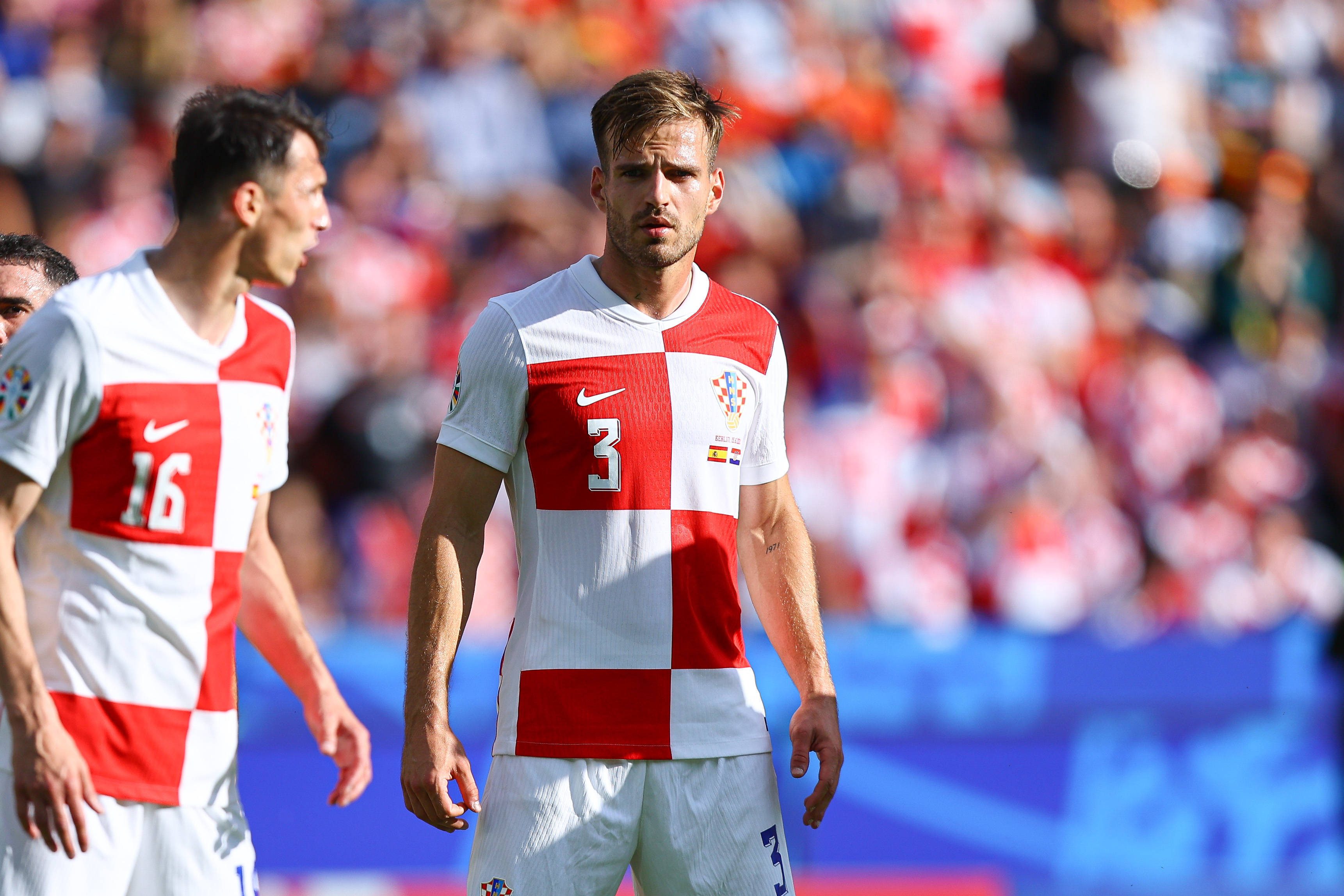 关于佛罗伦萨新援表现抢眼，引发球迷热议的信息