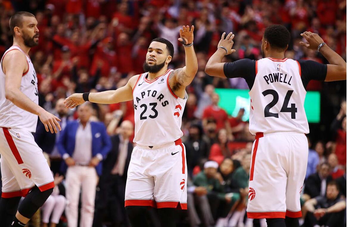 包含猛龙青年新秀崭露头角，成为亮点的词条