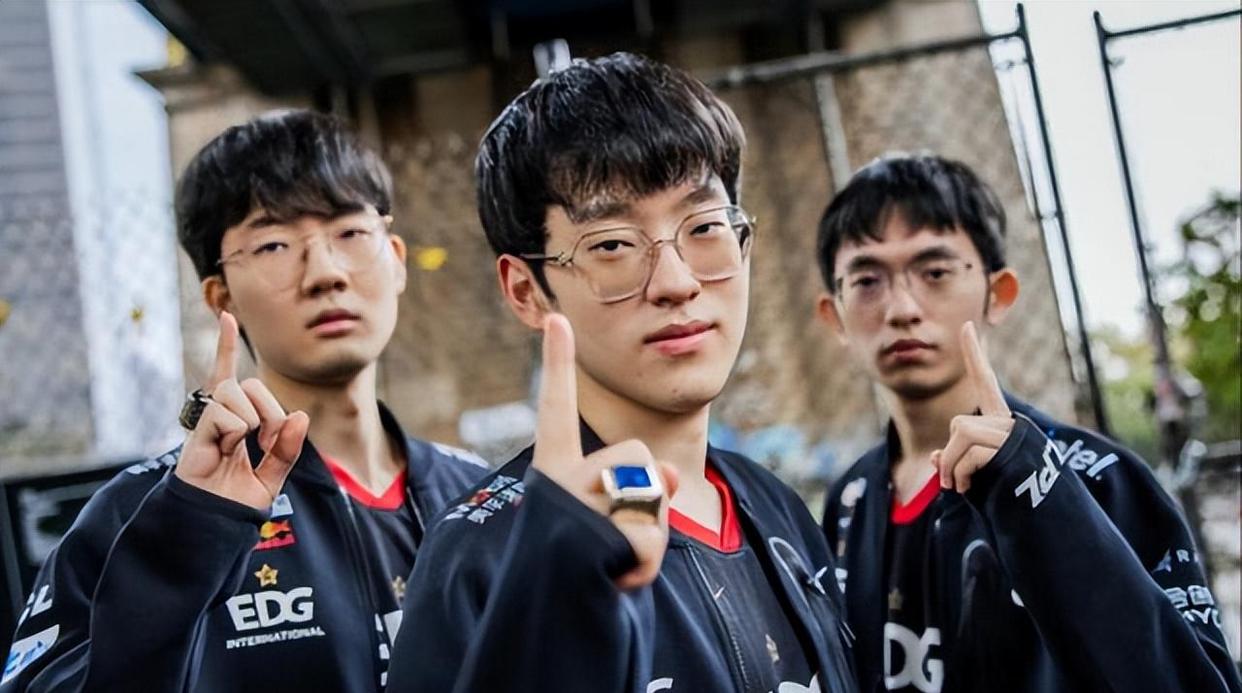 BLG轻取NS，Deft拿下关键大龙全球总决赛3:1（伦敦）