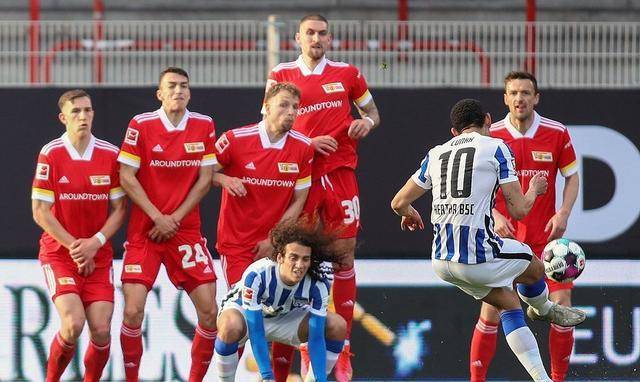 开云体育官方网站-包含奥格斯堡客场一球小胜帕德博恩，实现重要胜利抢分领跑的词条