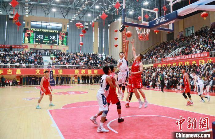 篮球赛场掀起热潮，比赛高潮迭起的简单介绍