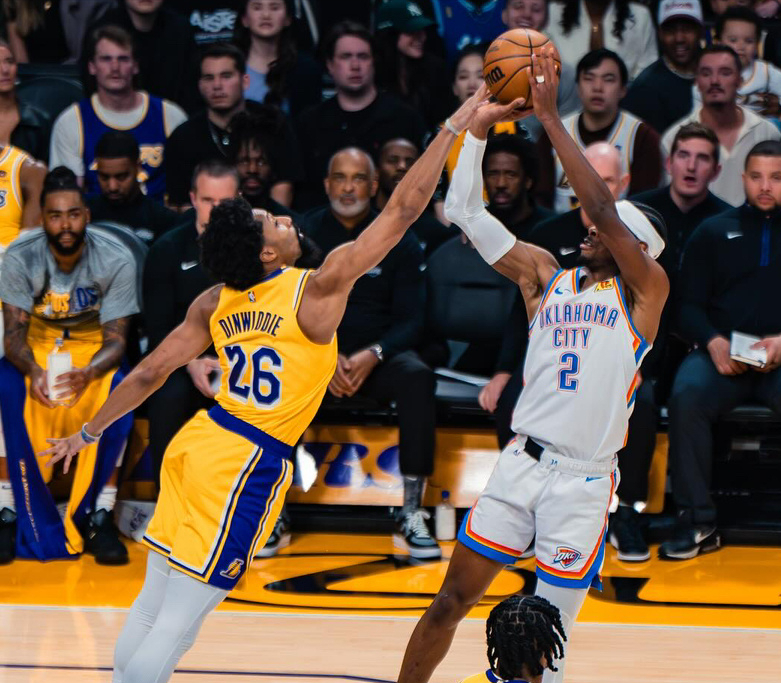 包含澳大利亚男篮绝杀湖人，汉密尔顿爆发神勇的词条