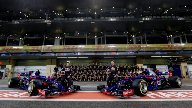 红牛车队完胜雷诺车队，皮亚斯特里惊艳四座