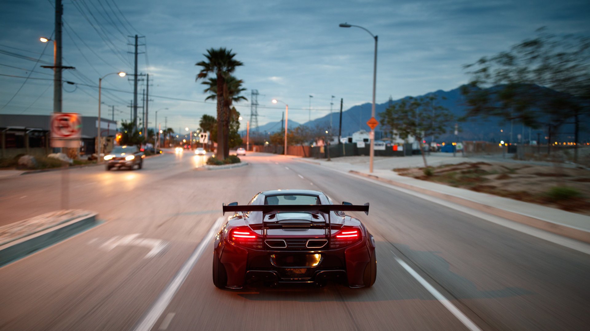 疾速与坚韧,F1街道赛焦点战与76人生死战胜湖人的竞技启示