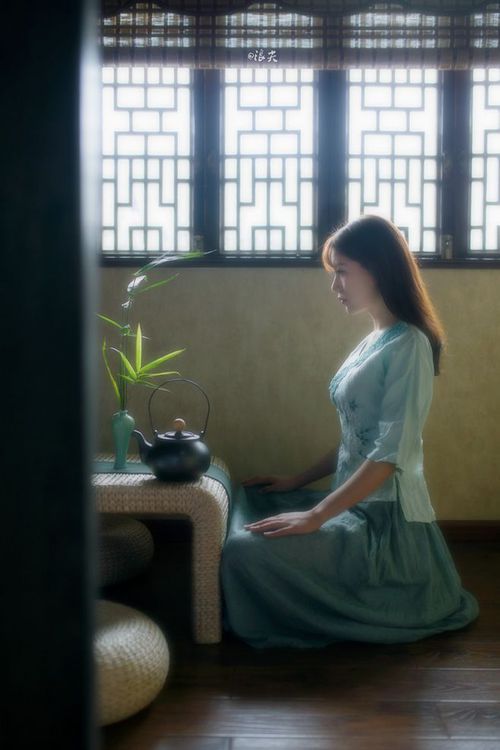 开云体育APP下载-法比尼奥，F1街道赛之夜的扛旗者