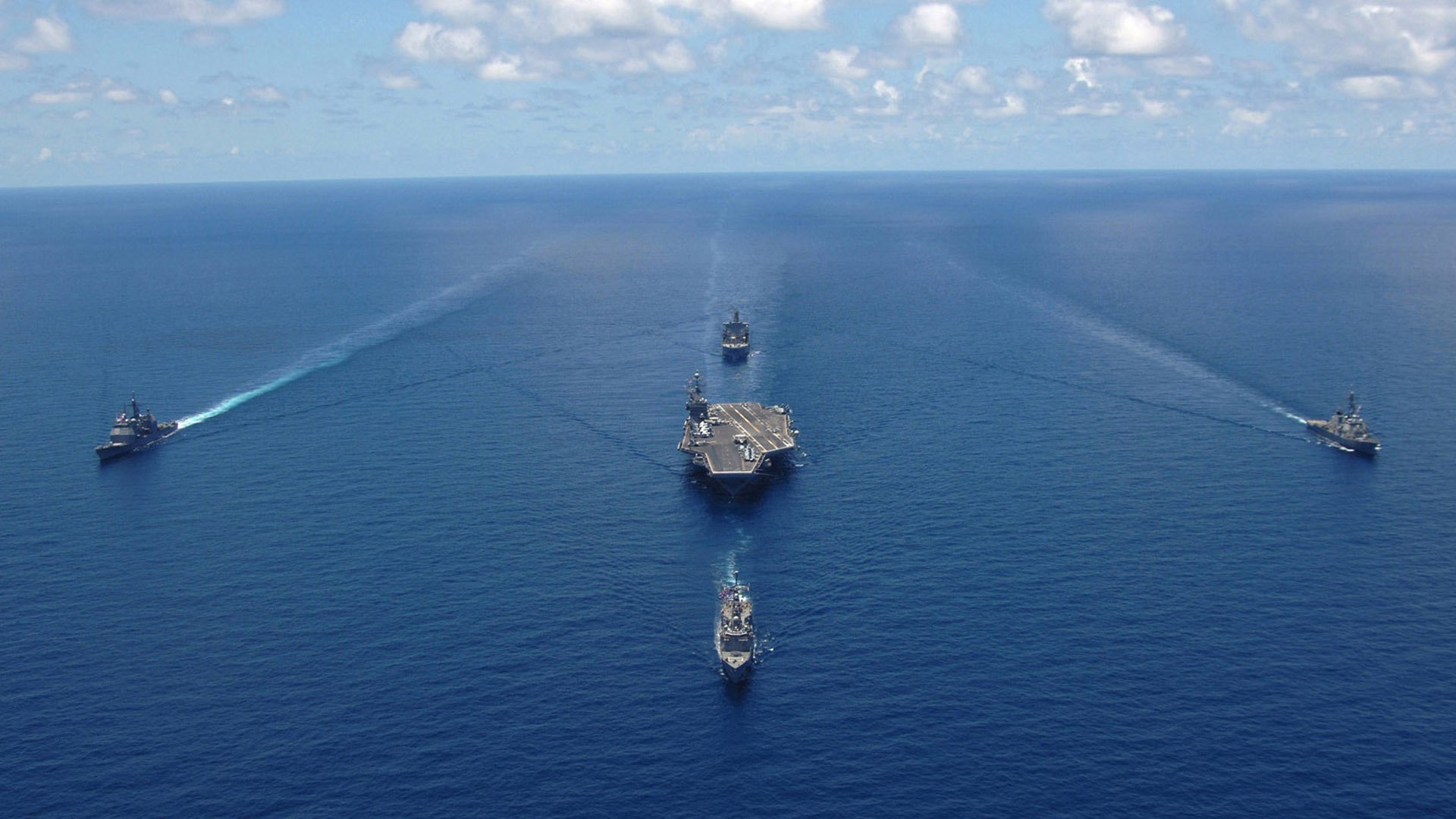 开云官网-法比尼奥一骑绝尘，墨西哥强压埃及，F1新赛季揭幕战见证新王登基