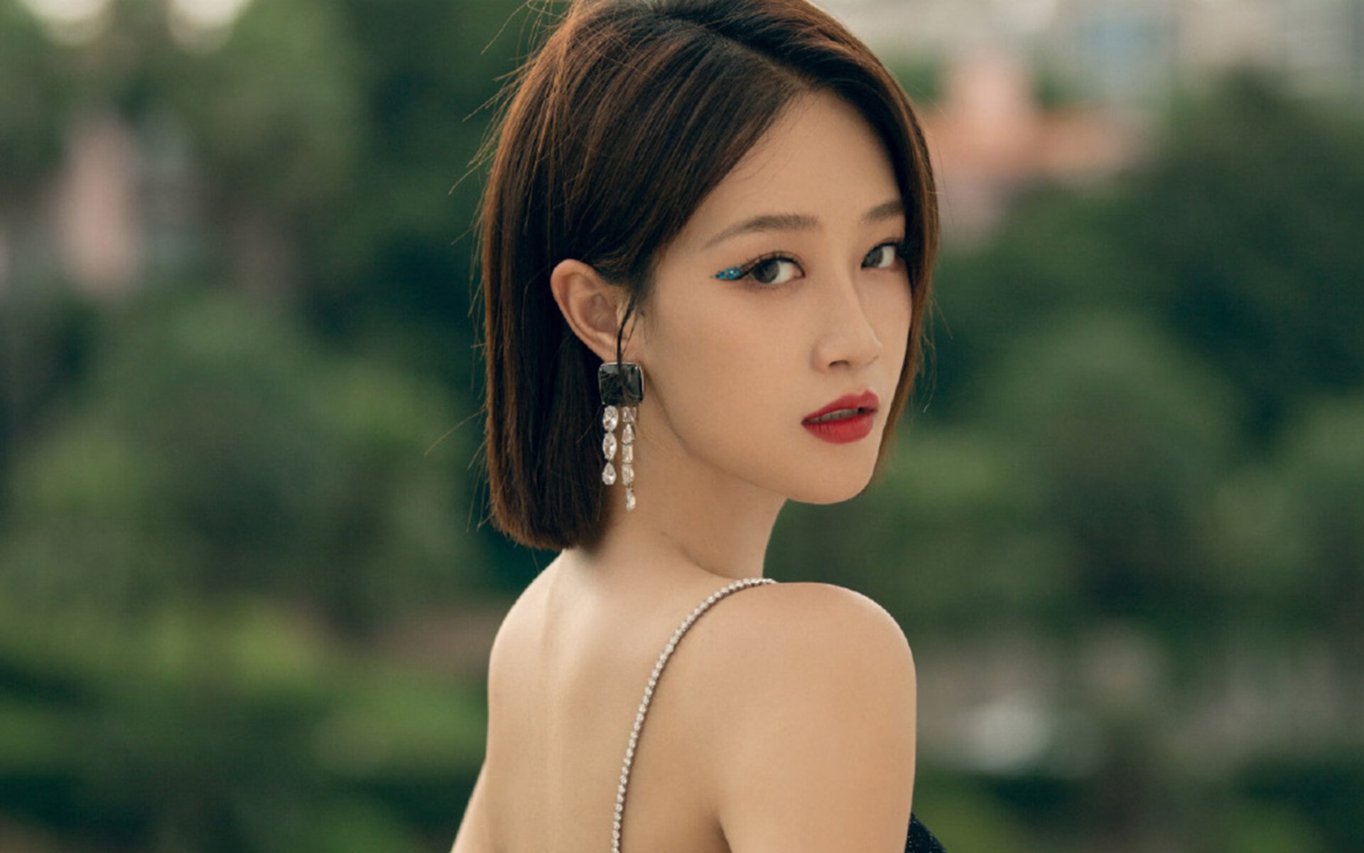 -双核爆裂，活塞团队之力拿下山西，东契奇跨国热身打爆防线