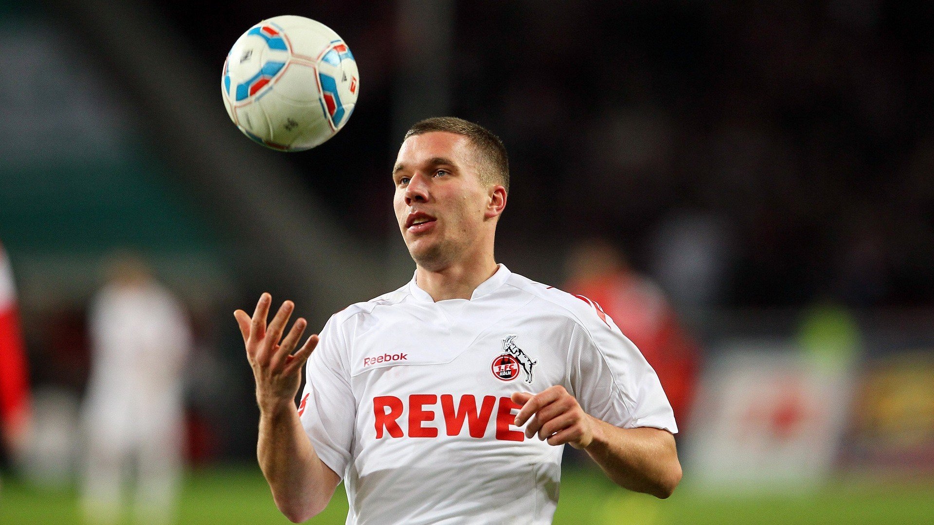 孤胆神塔与坚韧之师,皮克如何化身定海神针,引领哥斯达黎加碾碎奥地利!